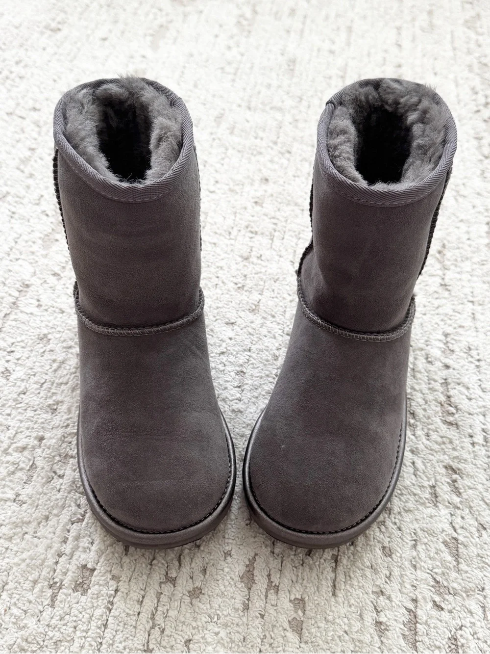UGG Short Classic Boot in Charcoal